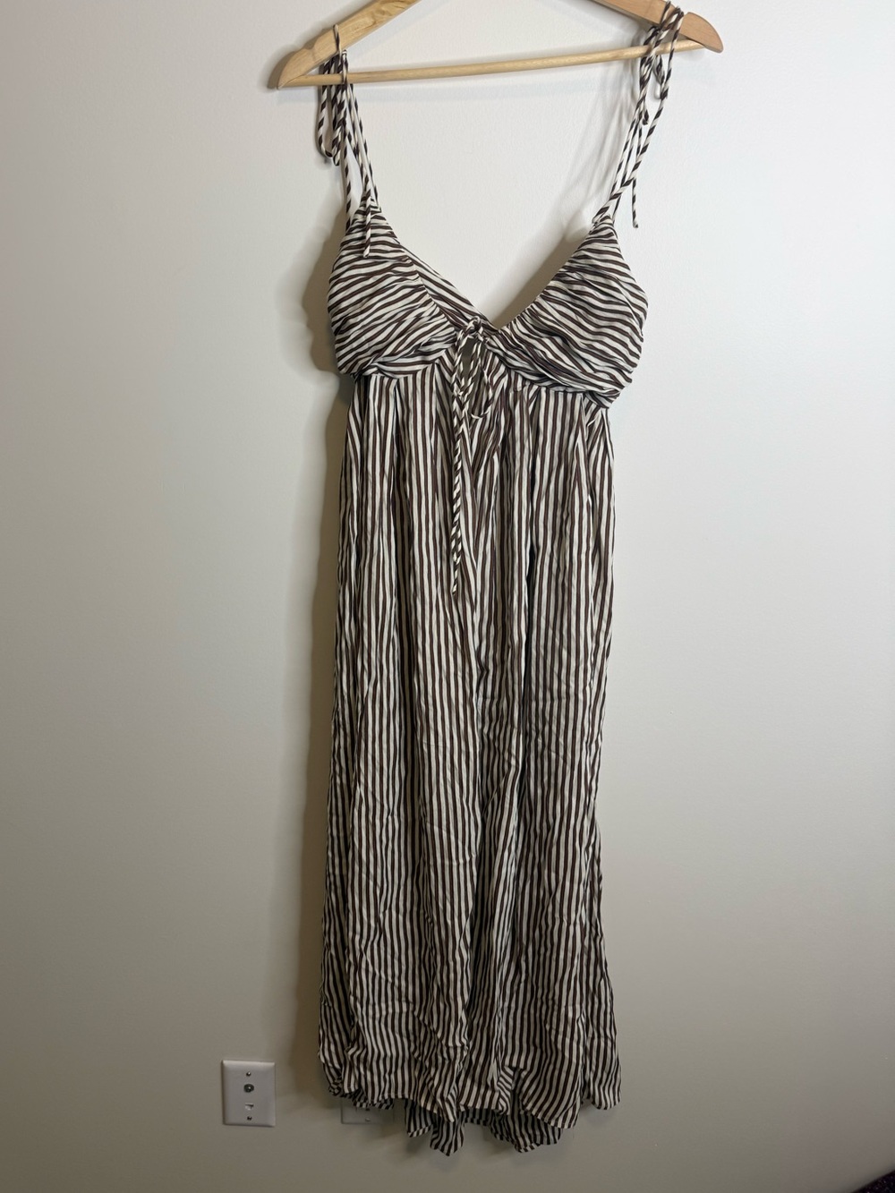 Amuse Society Cream and Black Striped Midi Dress tie size medium
